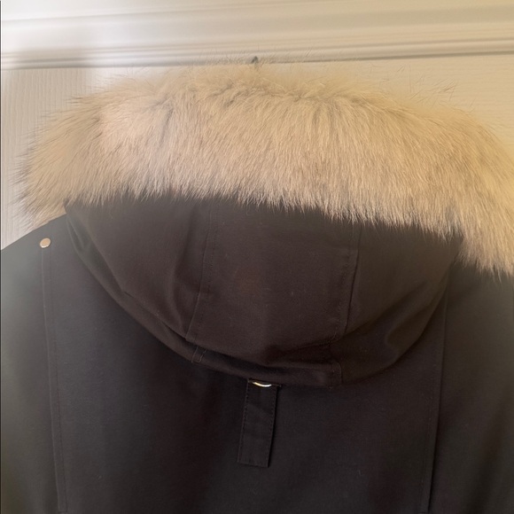 Moose Knuckles Original Stirling Parka – Authentic, Premium Canadian Warmth - Picture 6 of 9